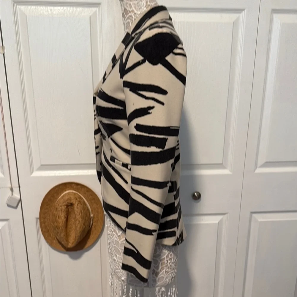 Only Black and Cream Patterned Blazer EU 38/S